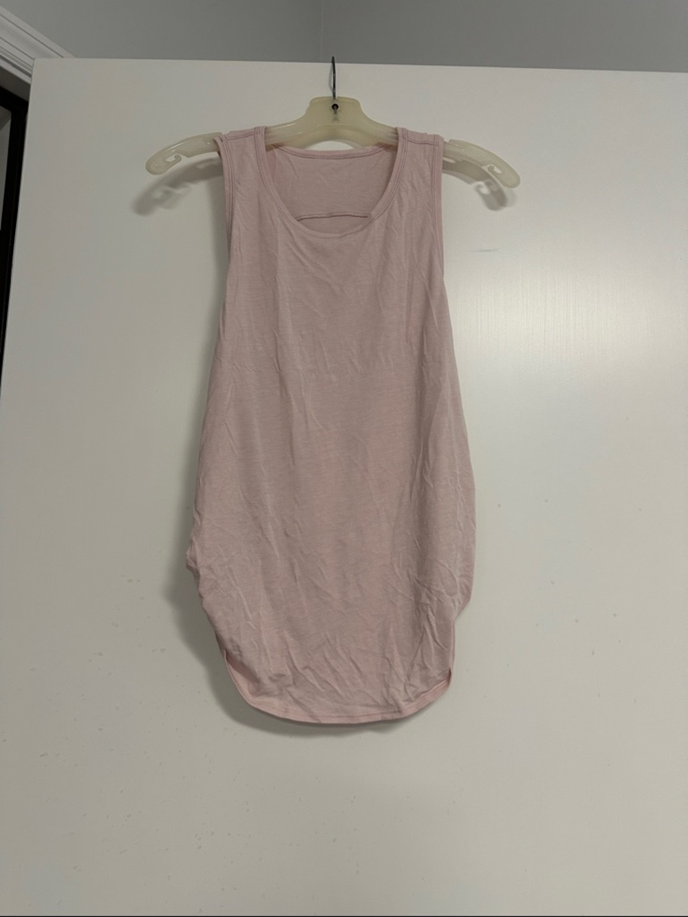 Lululemon Women’s Sleeveless Scoop Neck Tank Top - Light Pink